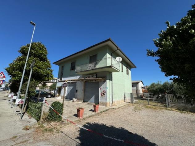 Palazzo in Via Mediana Cisterna