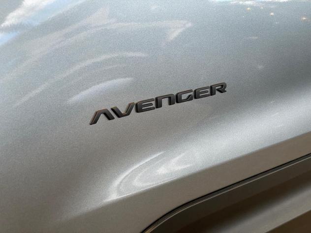 Jeep Avenger 4xe Hybrid 1.2 MHEV 4xe Upland - IVA Esposta - Foto 8