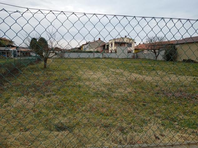 Borgo d' ALe - terreno edificabile
in zona centrale, terreno edificabile di 1400 mq, Rapporto di copertura 45%; Indice fondiario 0,90 mc/mq; Piani fuo - Foto 3