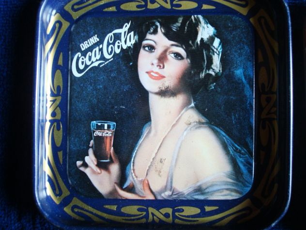 Vassoio in metallo + 6 Sottobicchieri commemorazione 100 Anni COCA COLA - Foto 7