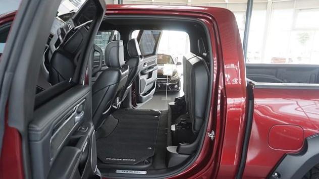 DODGE RAM 1500 HEMI 5.7 V8 4x4 Laramie Crew Cab 20" rif. 22867242 - Foto 9