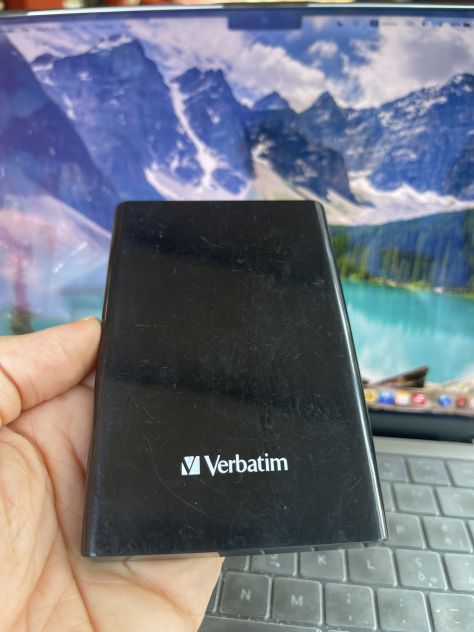 Pratico hard disk esterno da 1 TB, marca Verbatim - Foto 2