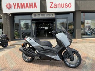 Yamaha X-Max 300 In promo 500 euro accessori