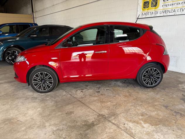 Lancia Ypsilon III 1.0 firefly HYBRID 5 Posti - Foto 2