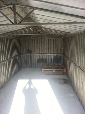 AFFITTASI BOX USO DEPOSITO MOBILI O VARIO CUSTODITO E VIGILATO