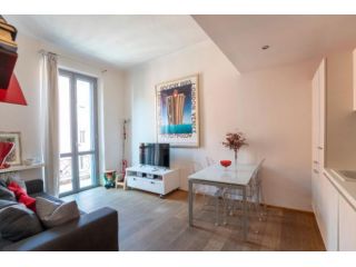Appartamento di 58 m² con 2 locali e box auto in affitto a Milano