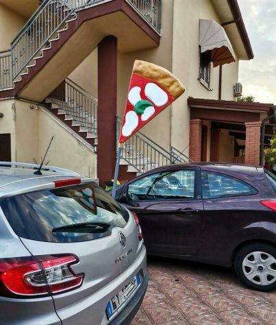 Sign for pizzeria - Foto 7