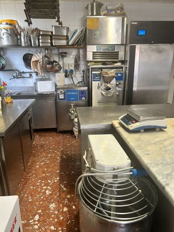 bar pasticceria tavola calda zona torre spaccata cedo in vendita - Foto 5