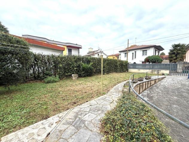 Trilocale in affitto a Albiate