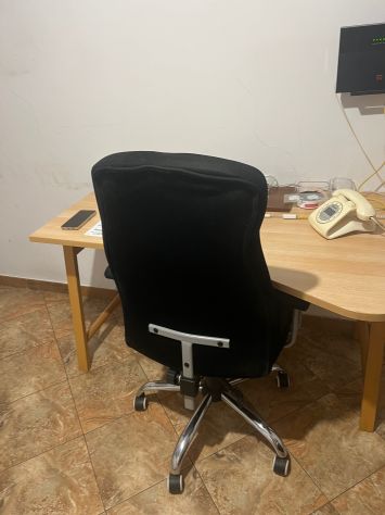 SCRIVANIA E POLTRONCINA PIEGHEVOLE PER STUDIO,UFFICIO O CAMERETTA PER RAGAZZO. - Foto 2