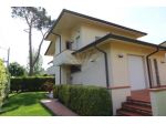 VILLA di 7 vani e di 120 mq (PIETRASANTA) rif. 1366/AFF