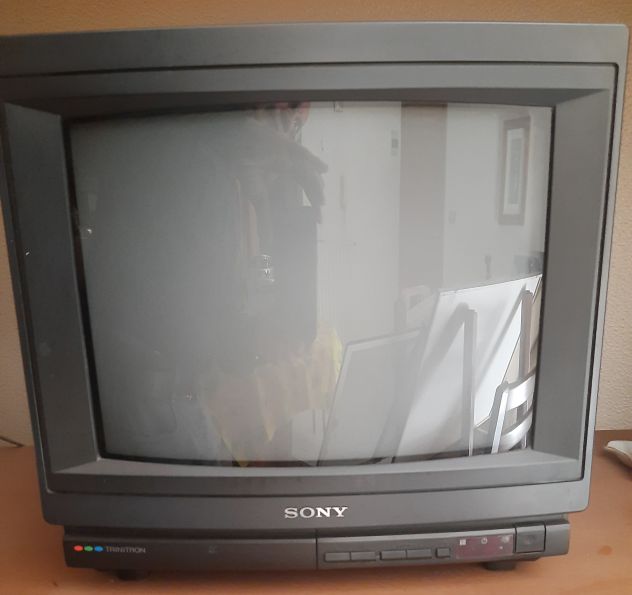 TV color 14" Sony Vintage