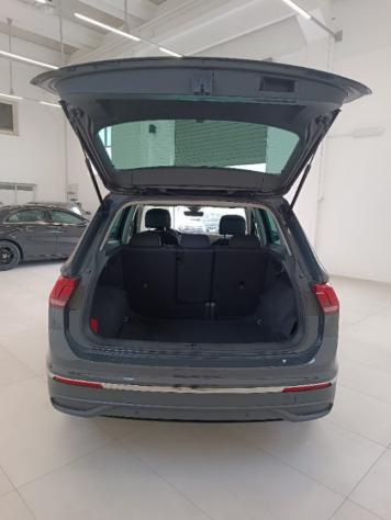 VOLKSWAGEN Tiguan 2.0 TDI 150 CV SCR DSG Life i.e rif. 23698801 - Foto 8