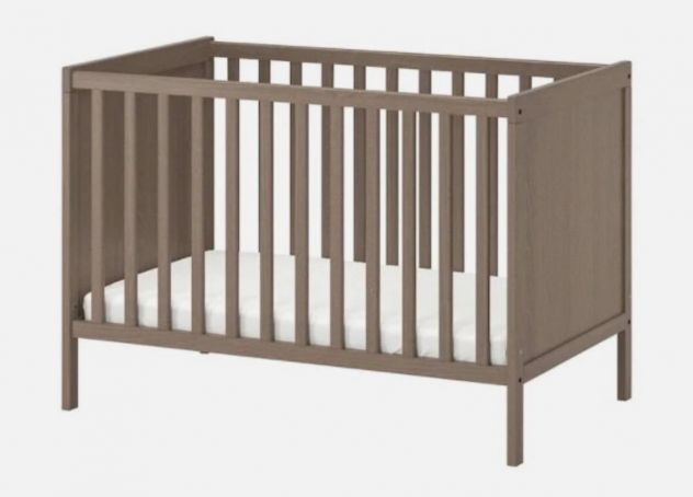 lettino legno IKEA modello SUNDVIK