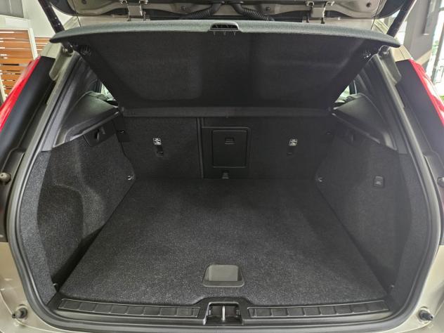 Volvo XC40 T4 Recharge Plug-in Hybrid automatico Essential - Foto 10