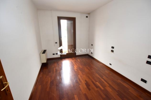 VILLA A SCHIERA di 4 vani e di 252 mq (CAERANO DI SAN MARCO) rif. CM5_1 - Foto 9