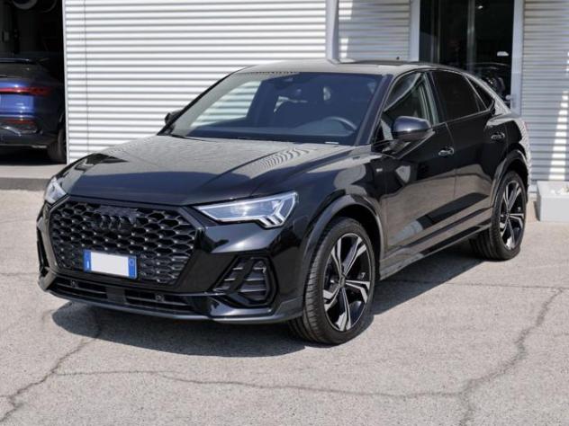 AUDI Q3 Sportback 2.0 (35) Tdi 150cv S-tr. Identity Black rif. 23992740