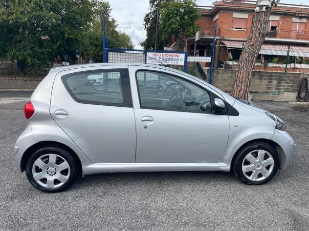 Toyota Aygo 1.0 12V VVT-i 5 porte - Foto 9
