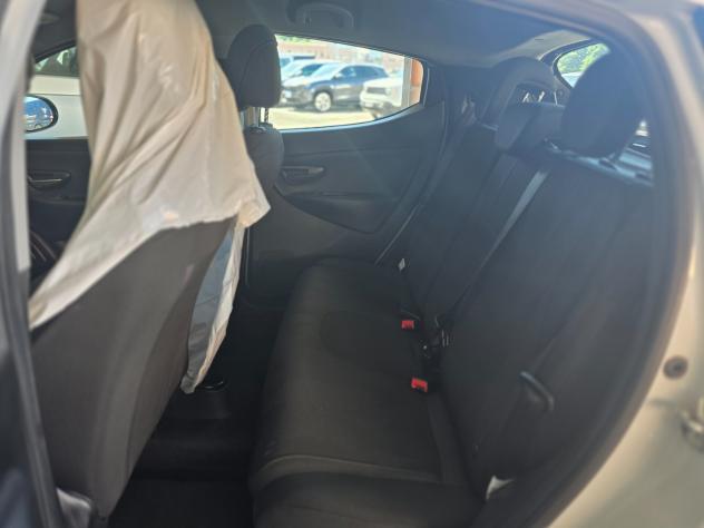 Lancia Ypsilon 1.0 FireFly 5 porte S&S Hybrid Ecochic Gold - Foto 9