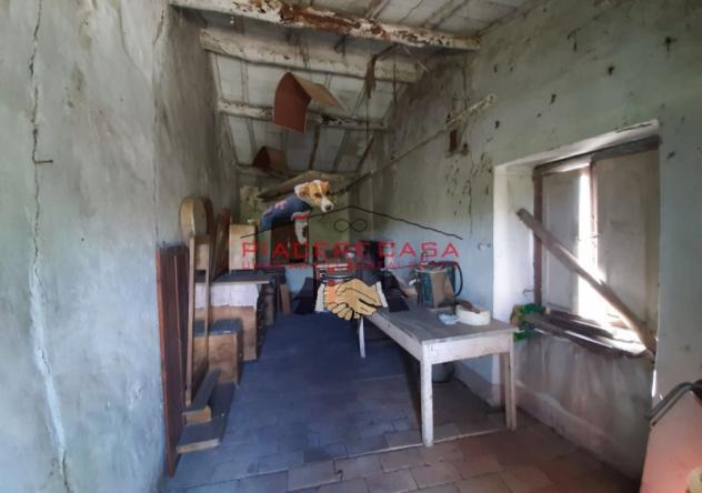 In un borgo di campagna nel circondario di Orvieto - Vendesi abitazione indipendente da ristrutturare con corte e frutteto. - Foto 2