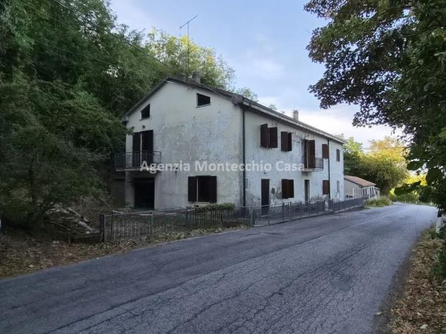 CASA SINGOLA CON DUE APPARTAMENTI, AMPIO TERRENO E VISTA PANORAMICA - Foto 2