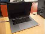 MACBOOK PRO RETINA  15 MODELLO A1990 CON SCHERMO RIOTTO