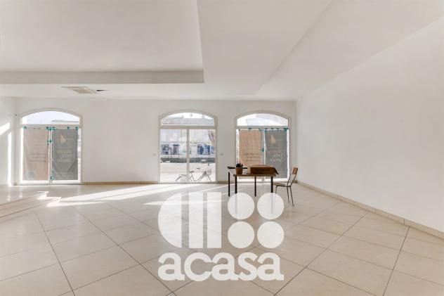 "PALAZZO PORTO CANALE", LOCALE COMMERCIALE IN VENDITA, ULTIMO NEGOZIO! - Foto 5