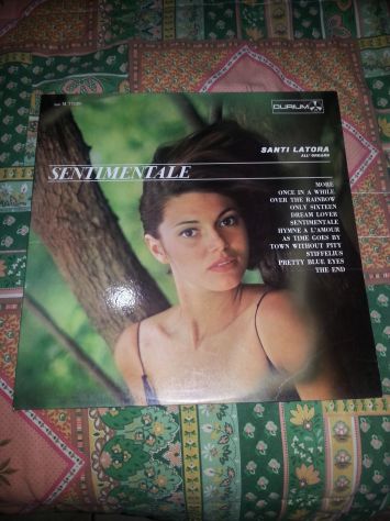 UNA COPERTINA E UNA CUSTODIA INTERNA COME NUOVE,ORIGINALI,33 GIRI:SANTI LATORA"S