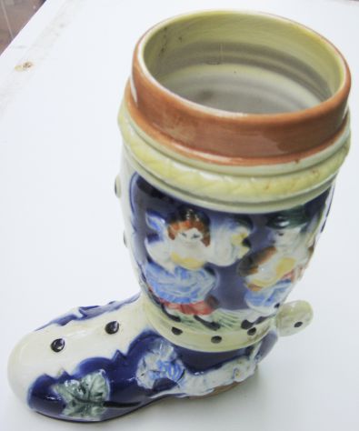 Vaso Stivale-Ceramica a rilievo, smaltata e dipinta a mano-cm. 21h-ca.1970- - Foto 2