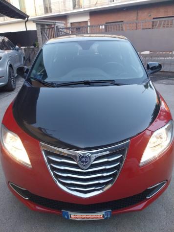 Lancia Ypsilon 1.2 69 CV 5 porte S&S Platinum Black&Red