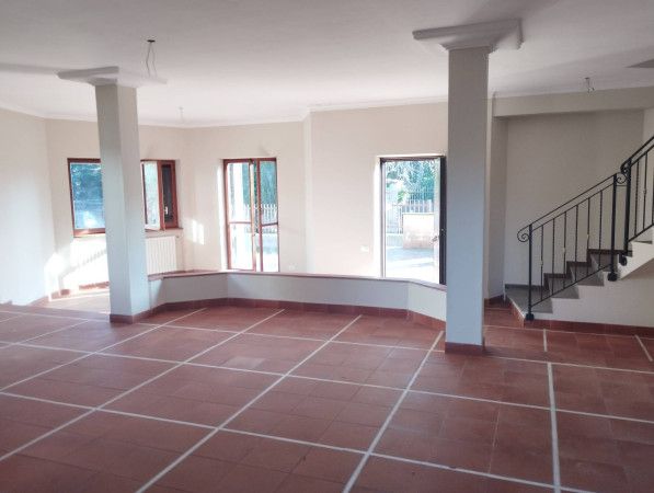 MANZIANA, VILLA BIFAMILIARE CON GIARDINO E SALA HOBBY - Foto 2