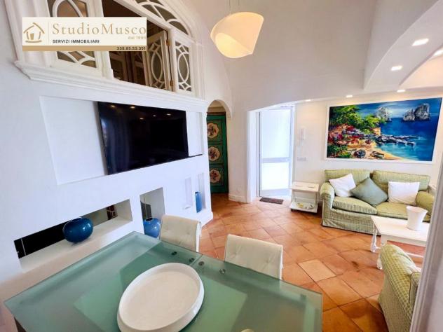 StudioMusco vende a Capri, in via Camerelle, la più prestigiosa strada dello shopping, introvabile appartamento con terrazzo a livello e vista panoram - Foto 16