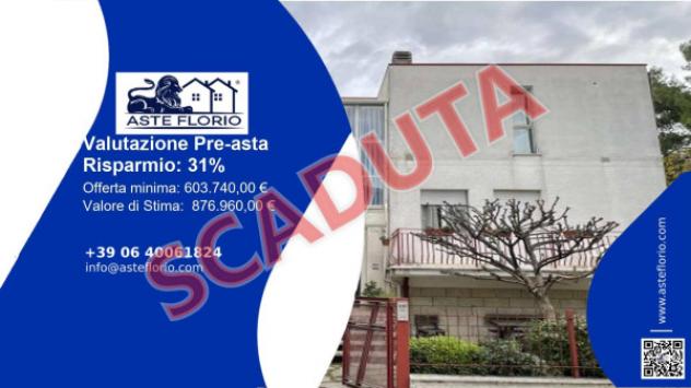 Immobile in asta di 418 m² con più di 5 locali e box auto in vendita a Fano