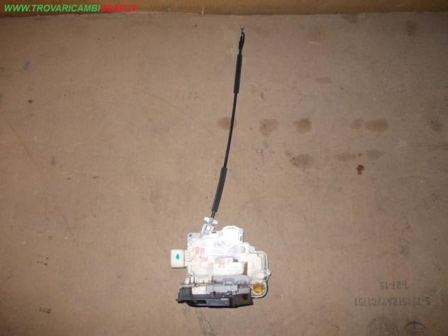 SERRATURA PORTA ANT.S. 9 FILI SPINA BIANCA SEAT IBIZA (6J) 5p / SC 3p Carrozzeria Lamierati esterni Porte Serratura porta a SEAT - IBIZA - 01-06-2