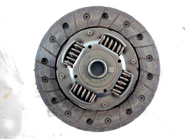 04C141032 KIT FRIZIONE CON SPINGIDISCO VOLKSWAGEN POLO 1.0 B 48KW 5M 5P (2018) RICAMBIO USATO - Foto 5