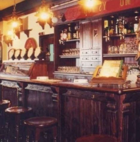 panche imbottite, panche in legno massello per pub, per birreria, per ristorante