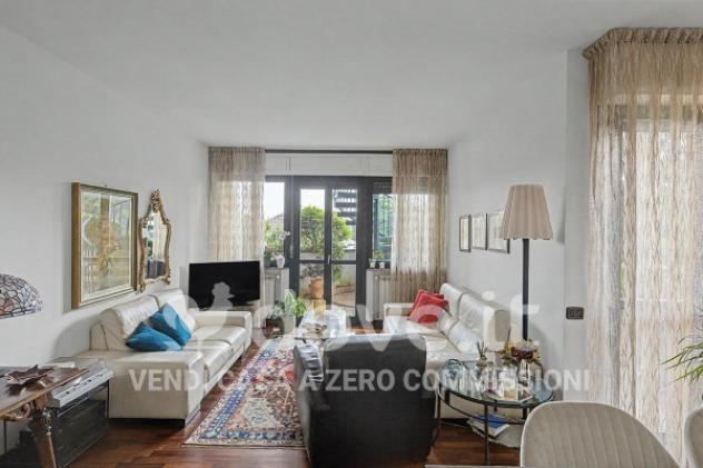 Attico / Mansarda di 180 m² con più di 5 locali e box auto doppio in vendita a Gazzada Schianno - Foto 7