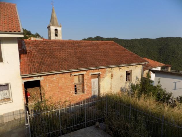 VENDESI A CARTARI CASA INDIPENDENTE SU DUE PIANI IN CENTRO PAESE DA RISTRUTTURARE