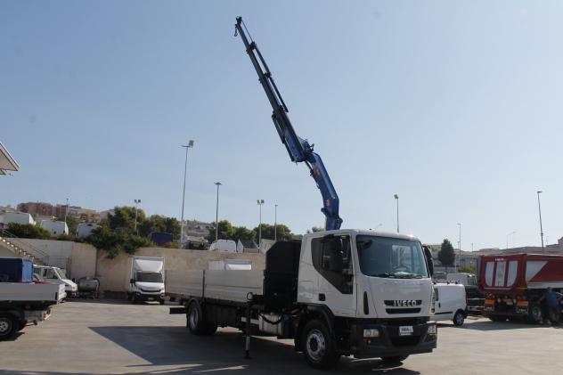 Iveco LKW/TRUCKS EUROCARGO 180E28 CON GRU'PM 9.5LC - Foto 5