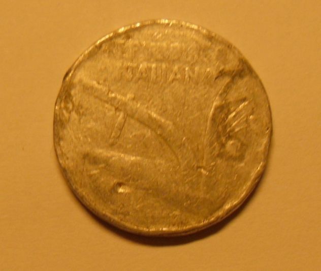 MONETA DA 10 LIRE DEL 1951 ? MANCA DATA E FIRMA GIRATA DI 270 ° CIRCA - - Foto 2