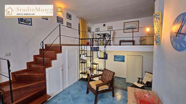 StudioMusco vende a Capri, su via Marina Grande, appartamento su due livelli. - Foto 7
