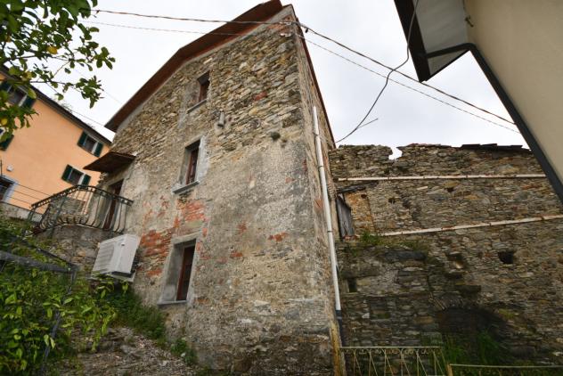 Semindipendente in vendita a Luni