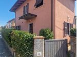 MARINA DI MASSA, periferia vicino al mare, proponiamo porzione di villa bif &hellip;