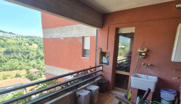 Immobile in asta di 201 m² con più di 5 locali e box auto in vendita a Teramo - Foto 2