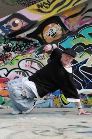 Insegnante di danza Urbana(Hip Hop/Funk/Street Jazz)