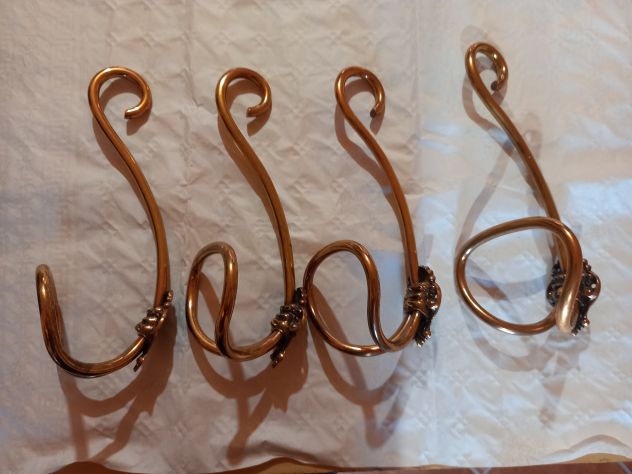 Set 4 pz Appendiabiti da muro in Ottone Vintage.