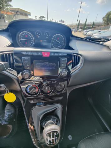 Lancia Ypsilon 1.0 FireFly 5 porte S&S Hybrid Ecochic Gold - Foto 9