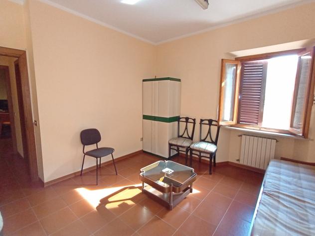 PALAZZO di 15 vani e di 300 mq (GAMBASSI TERME) rif. G 30