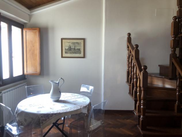 PIAZZA SAN MARCO vicinanze affittiamo per un periodo transitorio una caratteristica mansarda arredata disposta su due piani con veduta panoramica su F - Foto 8