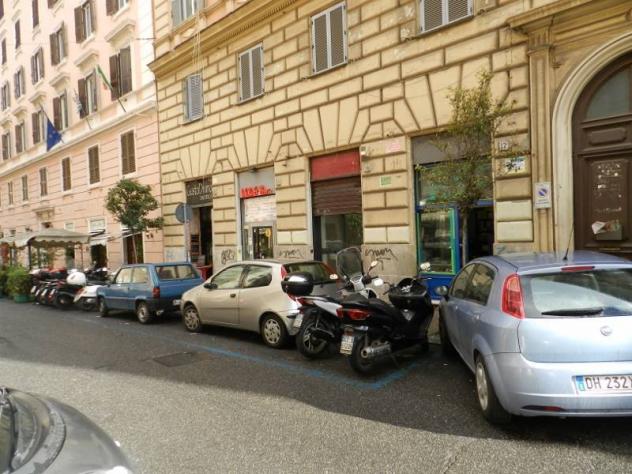 1 Vetrina in affitto a Roma